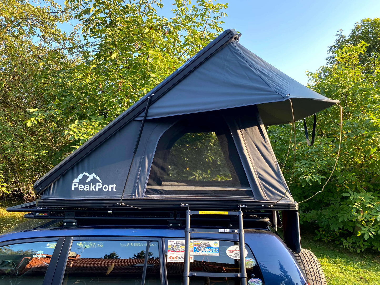 Rooftop tent TRIANGLE LUX 1310 Grey