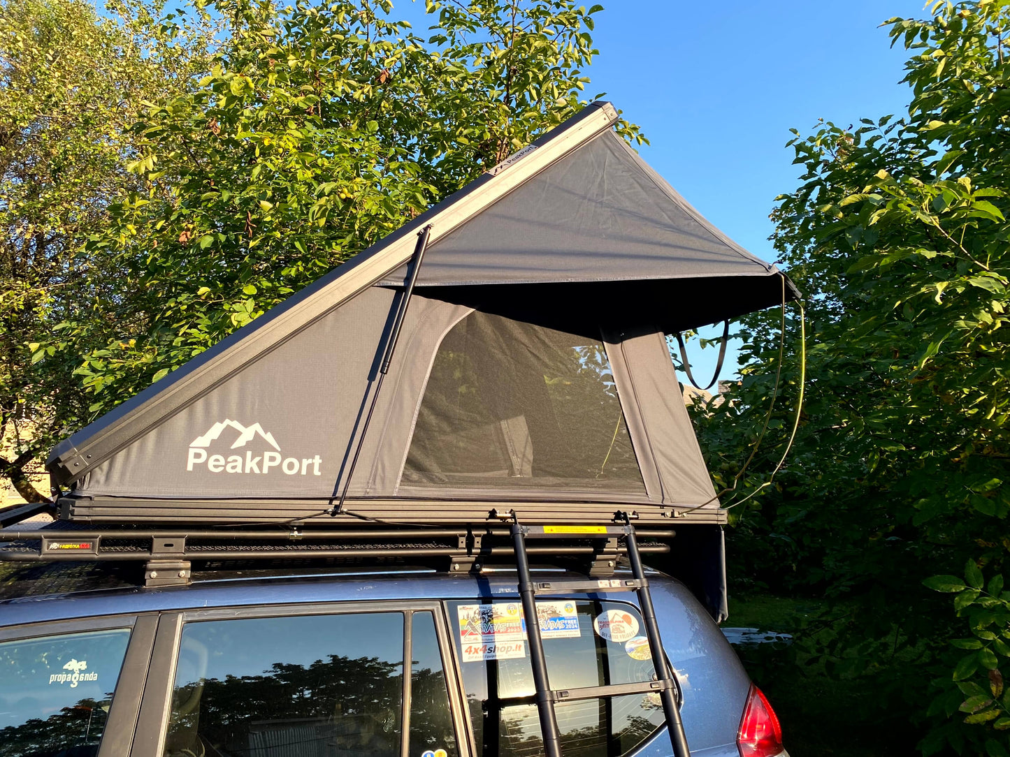 Rooftop tent TRIANGLE LUX 1450 Grey